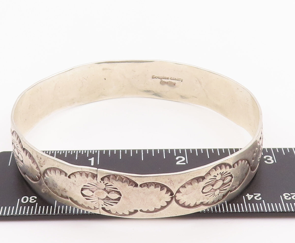 925 Sterling Silver Vintage Bracelet DOUGLAS ETSITTY NAVAJO Bangle BT10581
