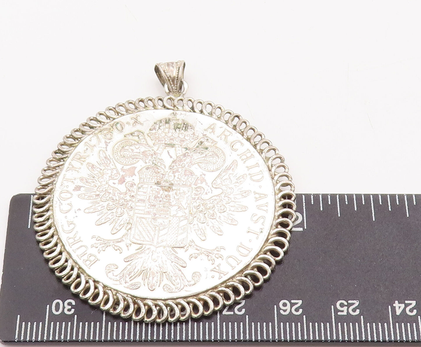 925 Sterling Silver Vintage Pendant Solid Carved Royal Face Coin PT23132