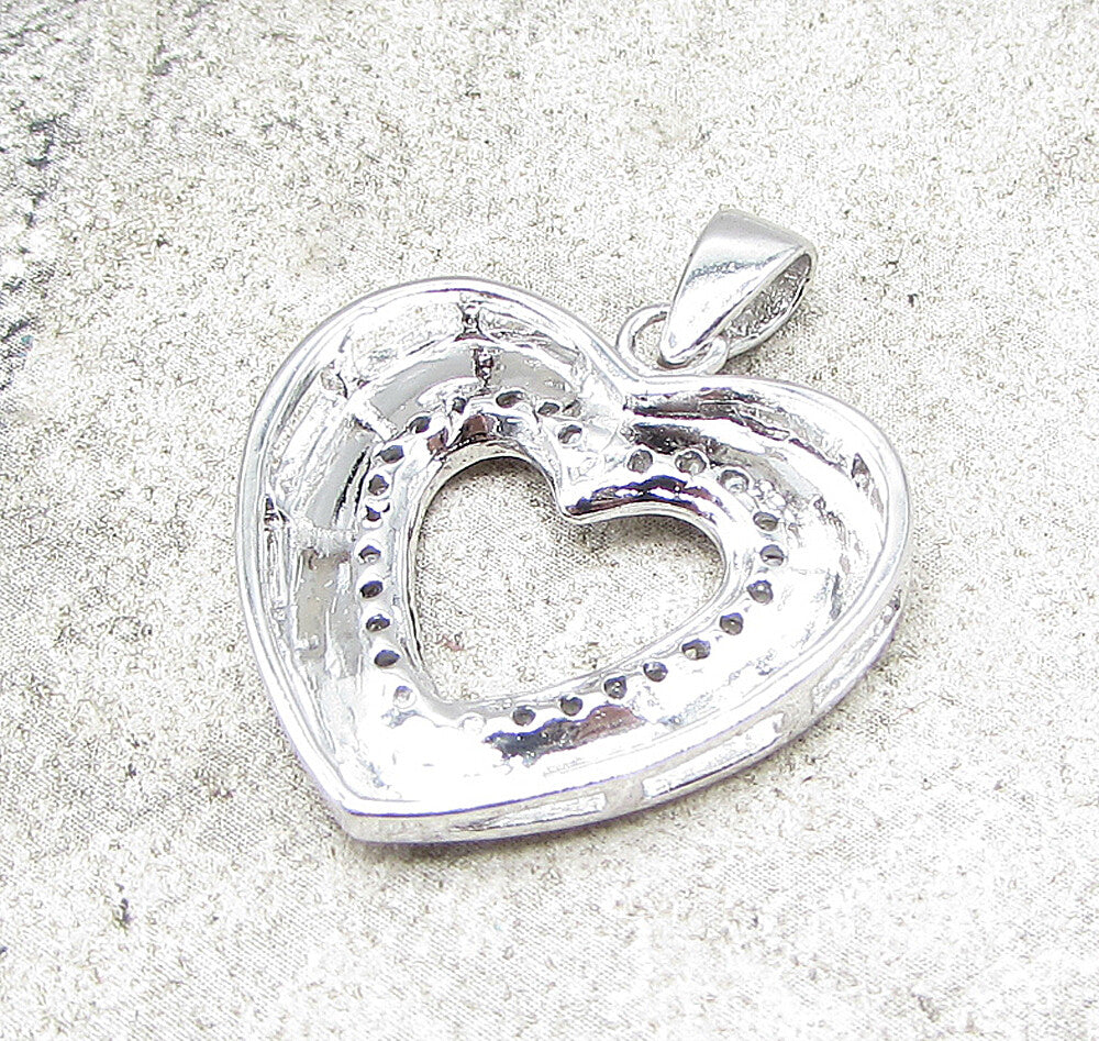 925 Sterling Silver .20ctw Genuine Diamonds Love Heart Pendant PT1269