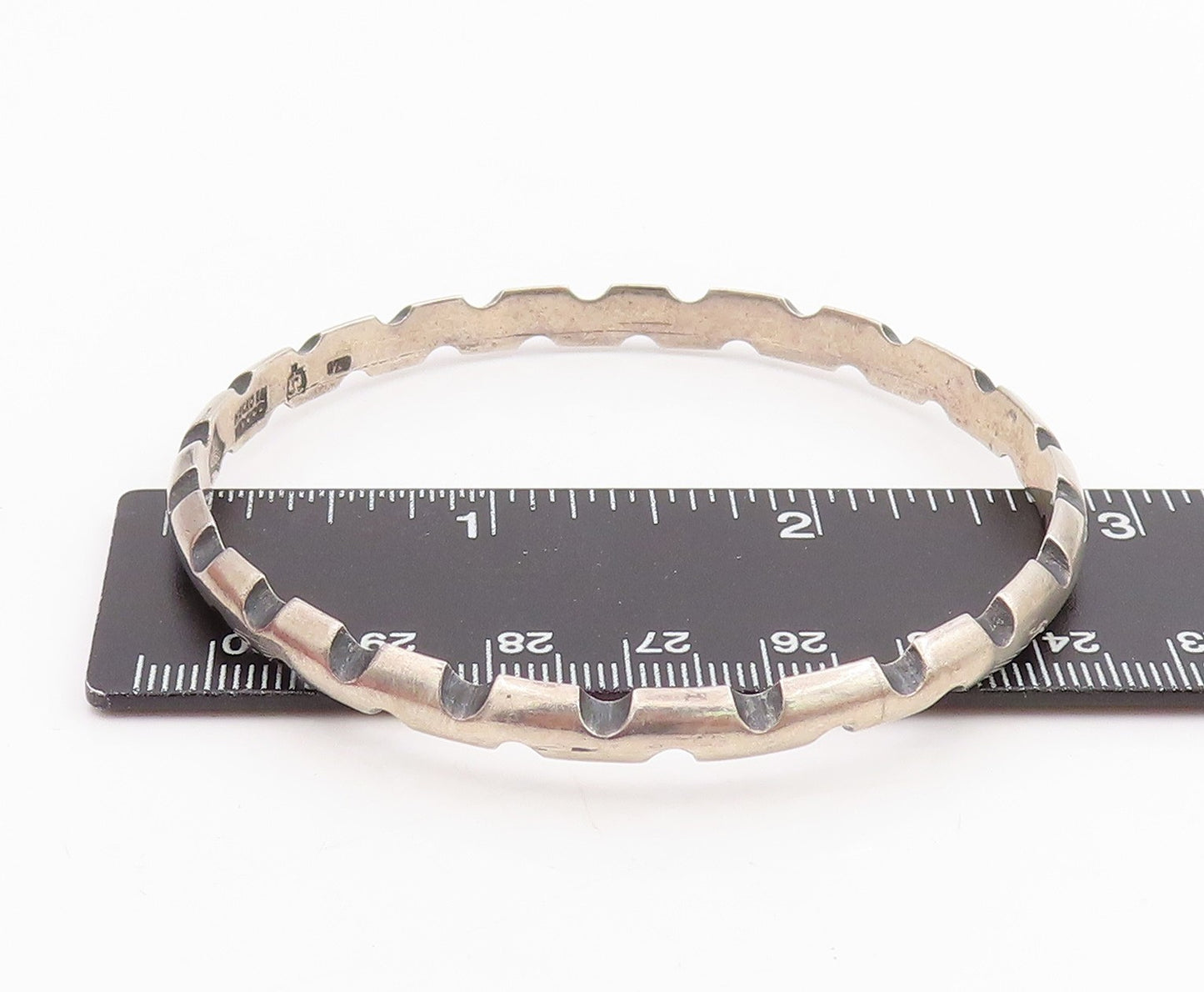 925 Sterling Silver Vintage Bracelet ANTONIA PINEDA Notched Bangle BT11494