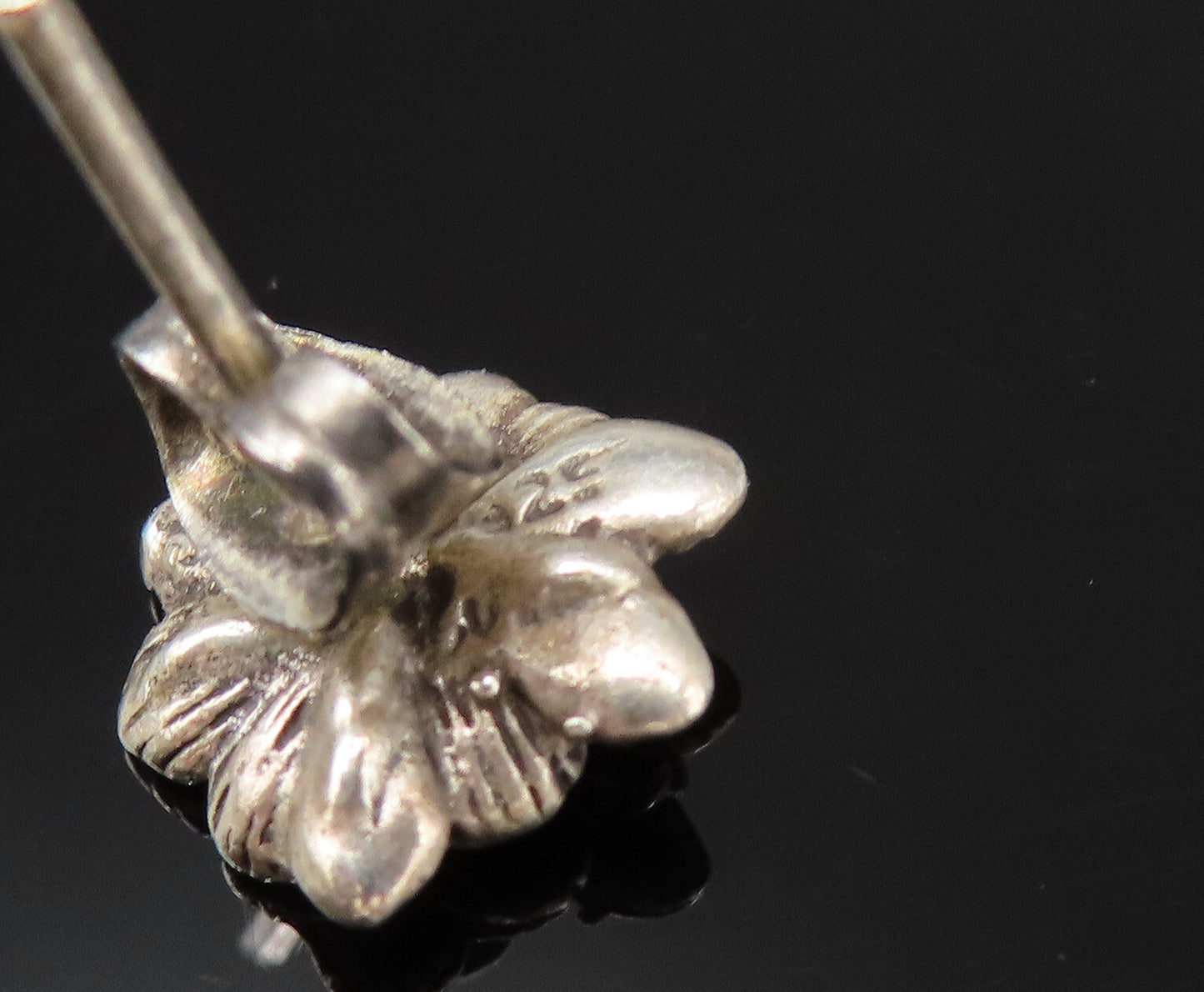 925 Sterling Silver Vintage Beautiful Dainty Flower Stud Earrings EG12105