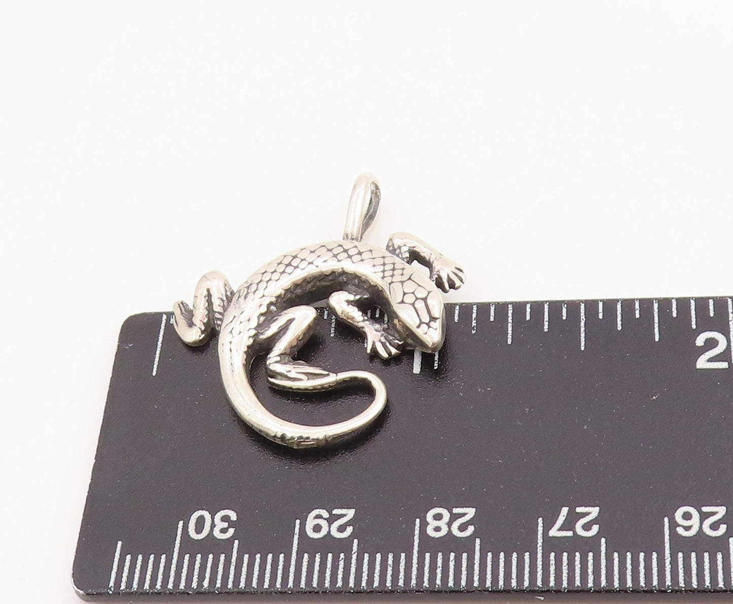 925 Sterling Silver Vintage Pendant Textured Gecko Lizard Reptile Charm PT25237