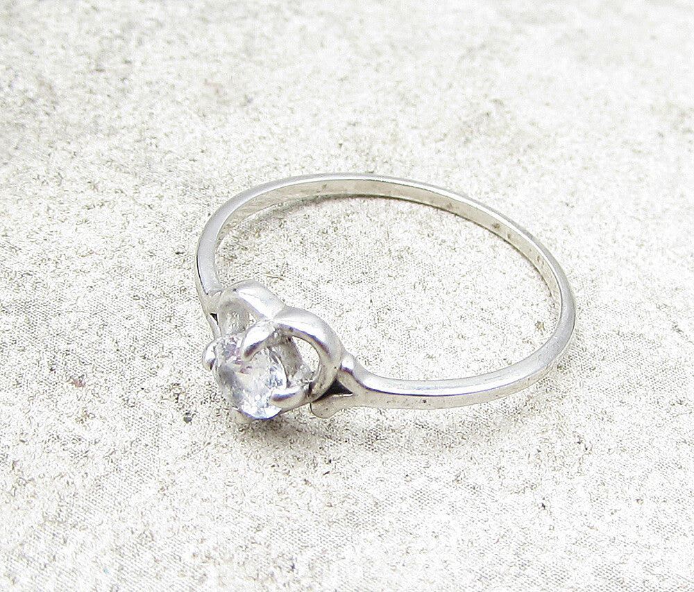 925 Sterling Silver White Cubic Zirconia Love Heart Ring Sz 7 RG1634