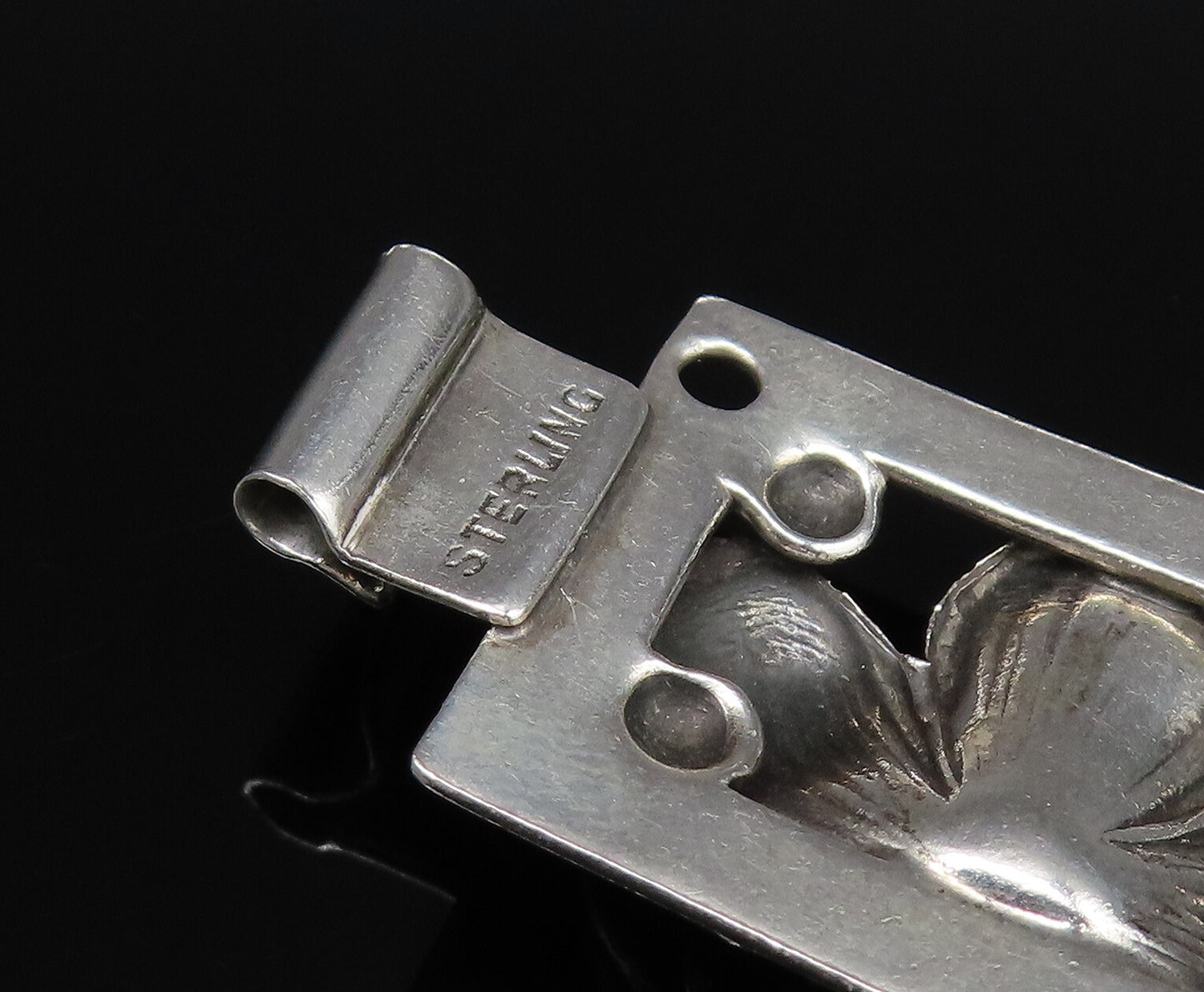 MAX RIEG 925 Silver Vintage Hammered Rectangle 3D Floral Bracelet BT9636
