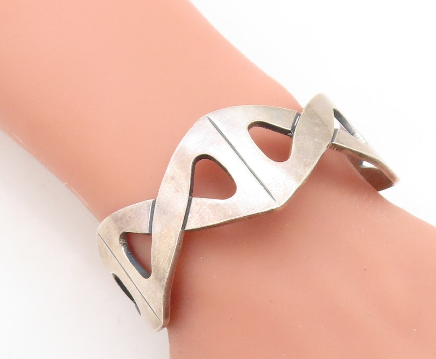 925 Sterling Silver Vintage Dark Tone Infinity Design Cuff Bracelet BT1549