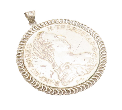 925 Sterling Silver Vintage Pendant Solid Carved Royal Face Coin  PT23132