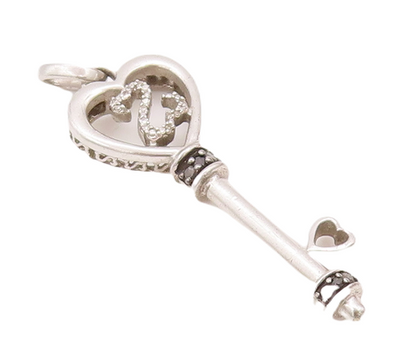 925 Sterling Silver Vintage Pendant Carved Black & White Diamonds Key  PT23085