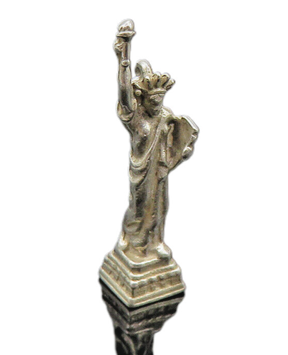925 Sterling Silver  Vintage Petite Shiny Statue Of Liberty Pendant  PT6800