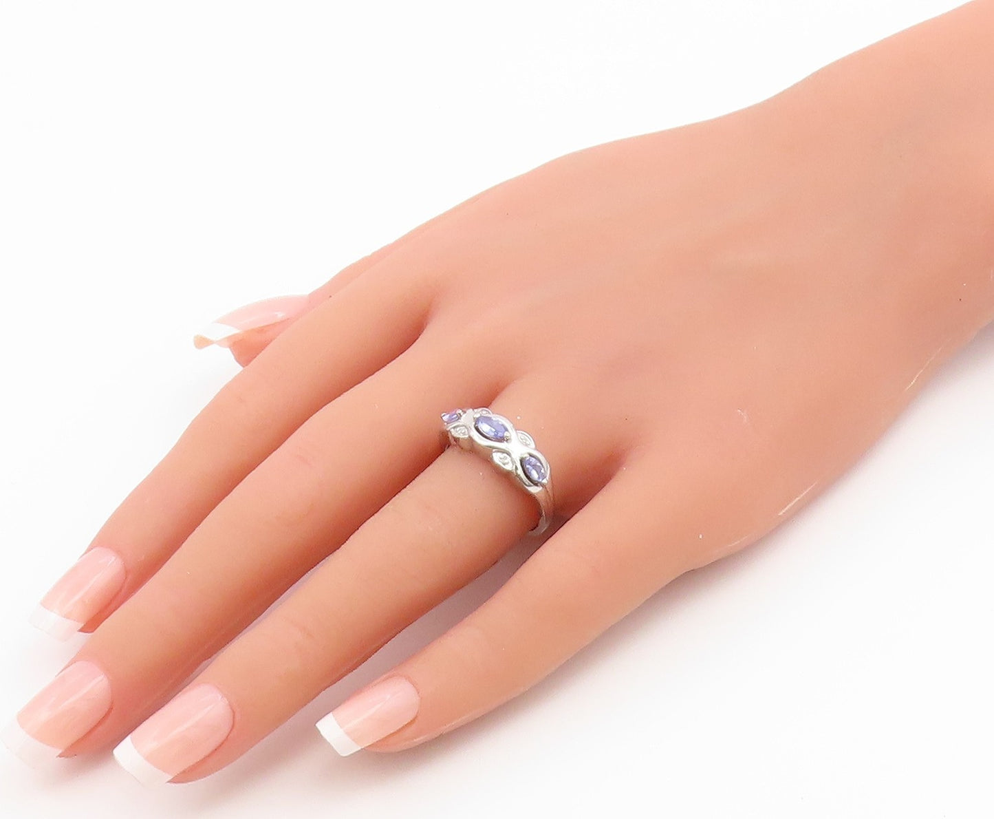 925 Sterling Silver Vintage Ring Elegant Three Stone Tanzanite Band Sz 8 RG36797