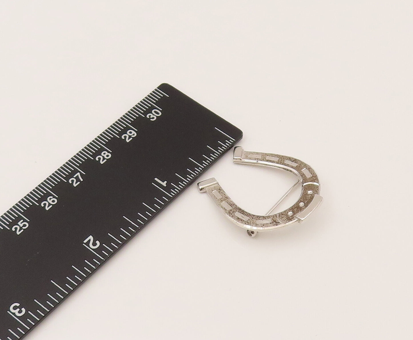925 Silver  Vintage Polished Accent Good Luck Horseshoe Brooch Pin  BP10201