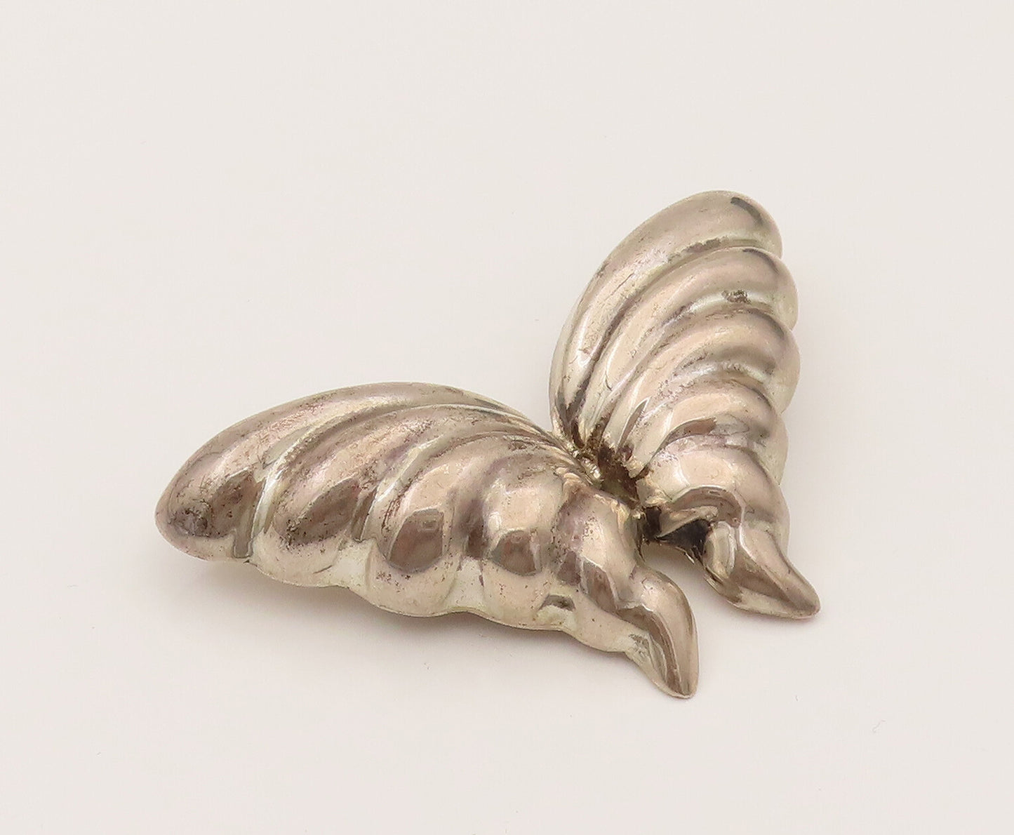 925 Sterling Silver  Vintage Hollow Puffy Butterfly Brooch Pin  BP10247