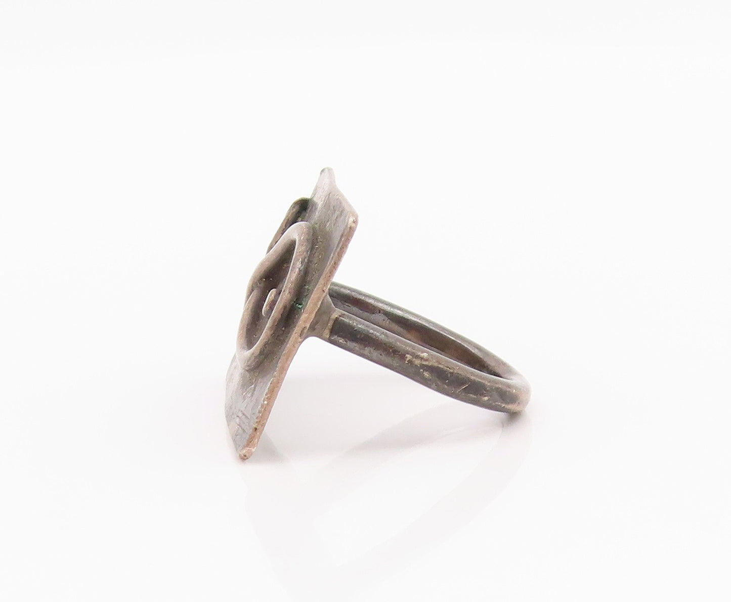 925 Sterling Silver Vintage Ring Dark Tone Minimalist Carved Fish  Sz 5  RG33084