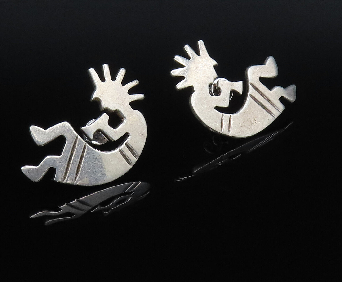 MEXICO 925 Silver  Vintage Carved Kokopelli Dancer Stud Earrings  EG12198