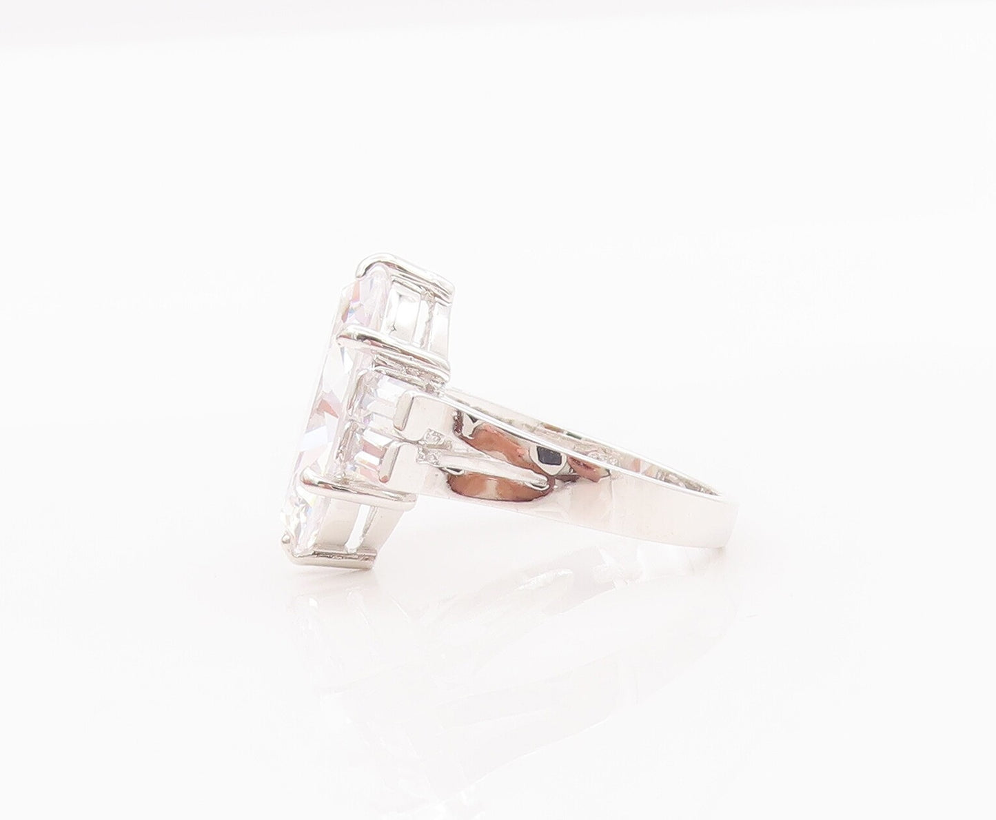 925 Sterling Silver Vintage Ring Geometric Shape Main Stone CZ  Sz 9  RG28129