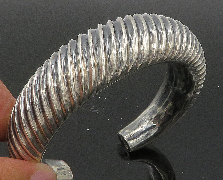 925 Sterling Silver  Vintage Shiny Hollow Fluted Pointed Cuff Bracelet  BT8250