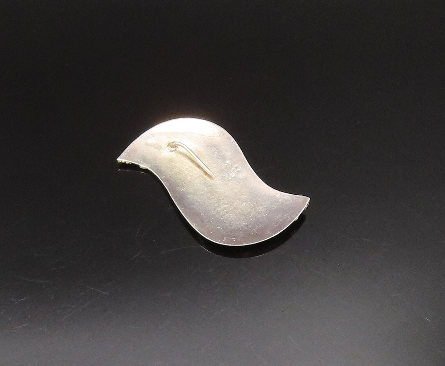 18K GOLD & 925 Silver  Vintage Two Tone Beaded Edge Swirl Brooch Pin  BP9758