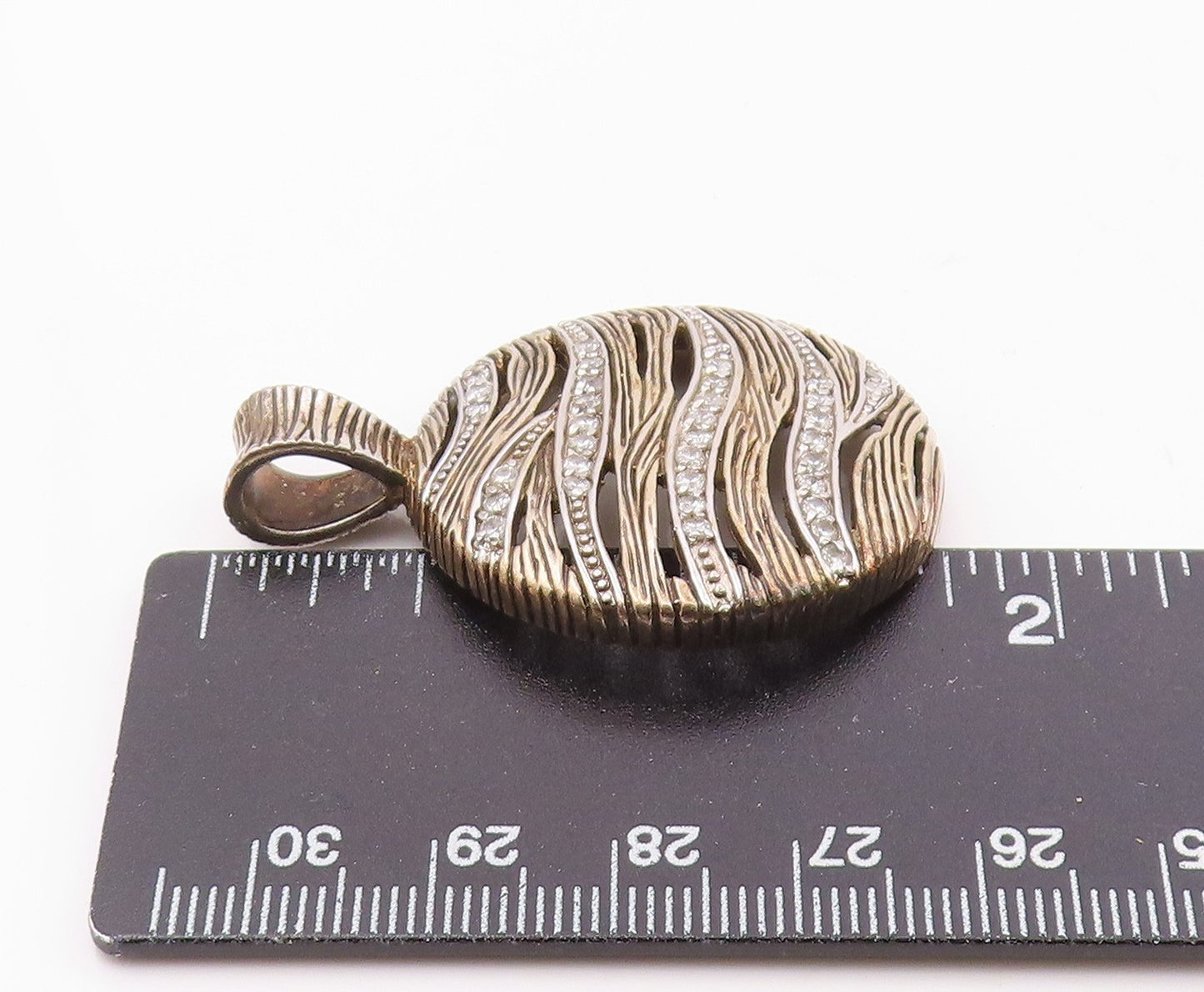 925 Sterling Silver  Vintage Shiny Topaz Textured Pattern Pendant  PT19676