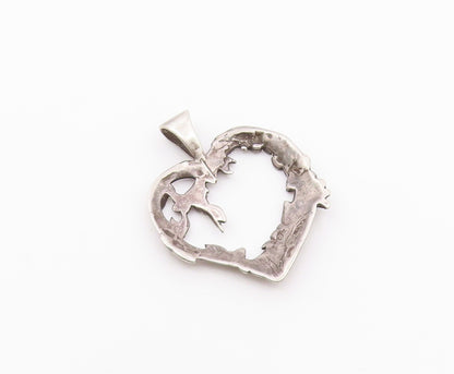 925 Sterling Silver  Vintage Mini Creeper Wrapped Carved Heart Pendant PT22231