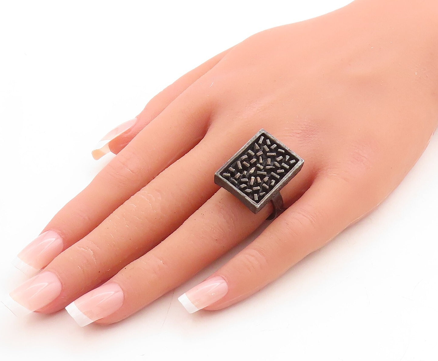 925 Sterling Silver Vintage Ring ISRAEL Dark Tone Brutalist Carved Sz 7  RG31611