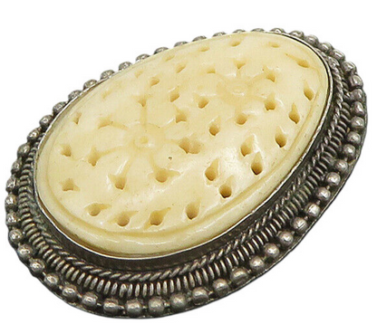 925 Sterling Silver  Vintage Carved Shell Twist Border Pendant  PT15751