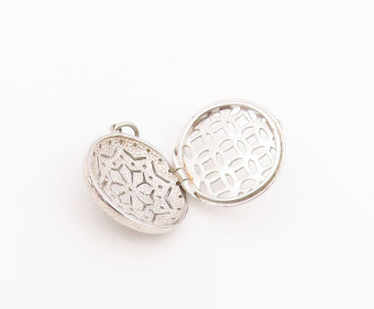 925 Sterling Silver Vintage Pendant Topaz Floral Mandala Charm OPENS  PT26363