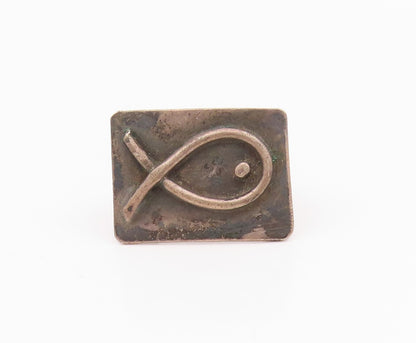925 Sterling Silver Vintage Ring Dark Tone Minimalist Carved Fish  Sz 5  RG33084