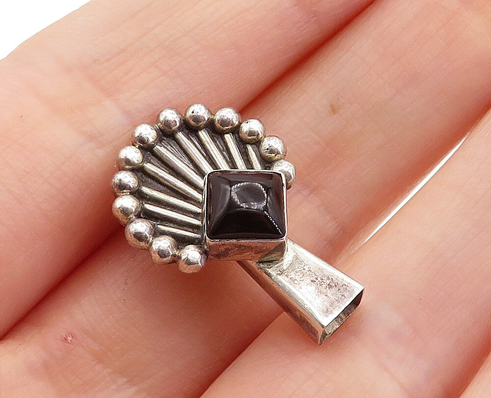 SAJEN 925 Sterling Silver  Vintage Cabochon Cut Black Onyx Pendant  PT4353
