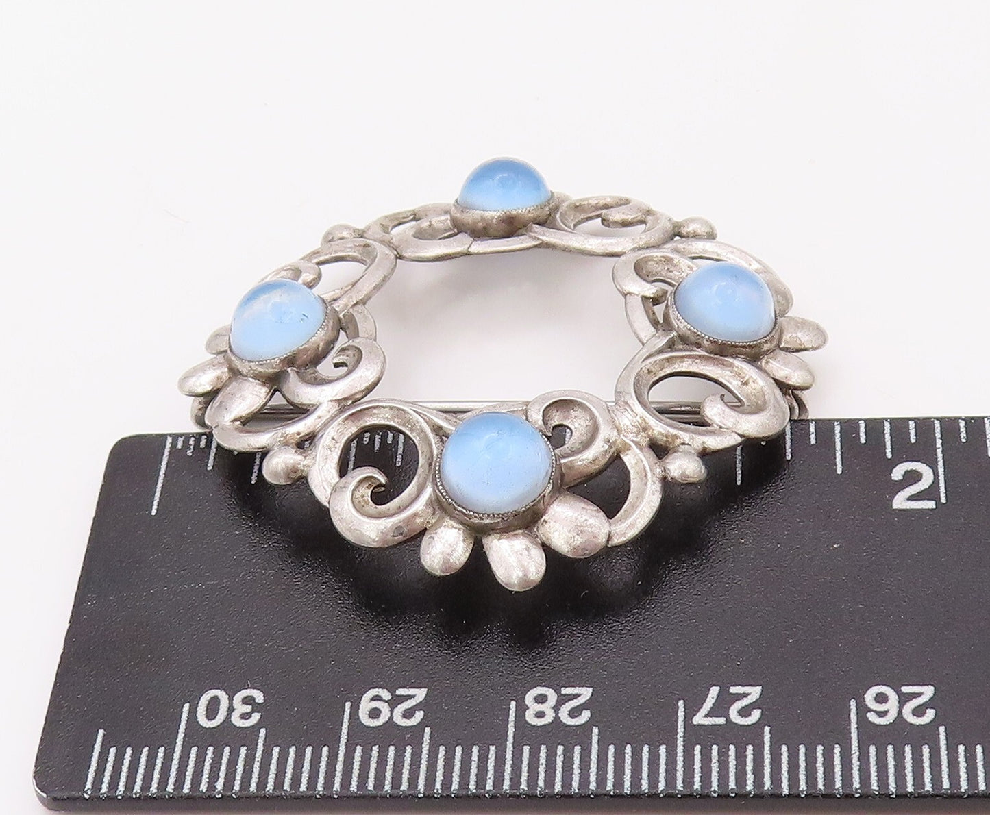 925 Sterling Silver Vintage Brooch Pin Swirly Carved Cat's Eye Wreath  BP11156