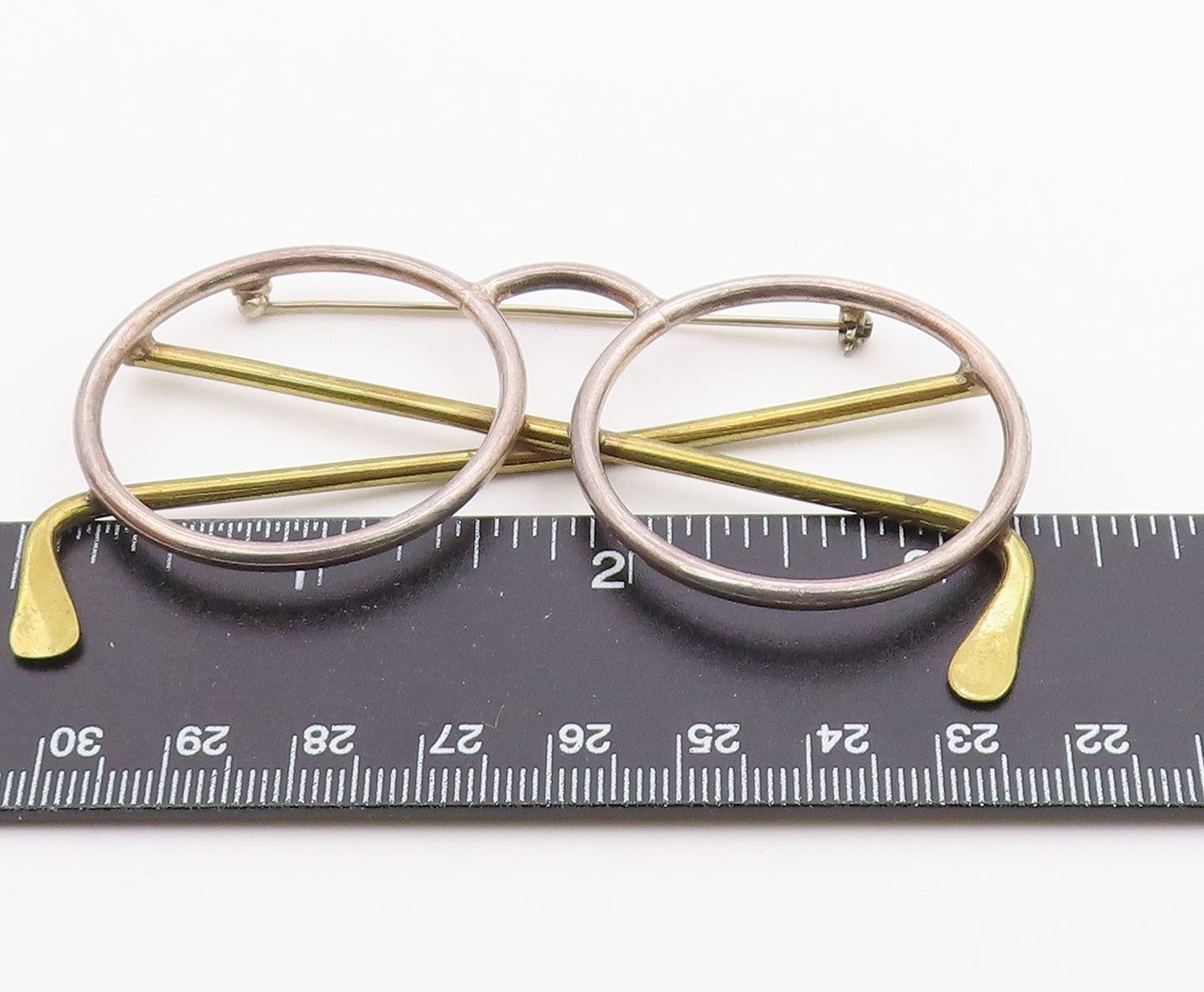 925 Sterling Silver  Vintage Two Tone Eye Glasses Motif Brooch Pin  BP8221