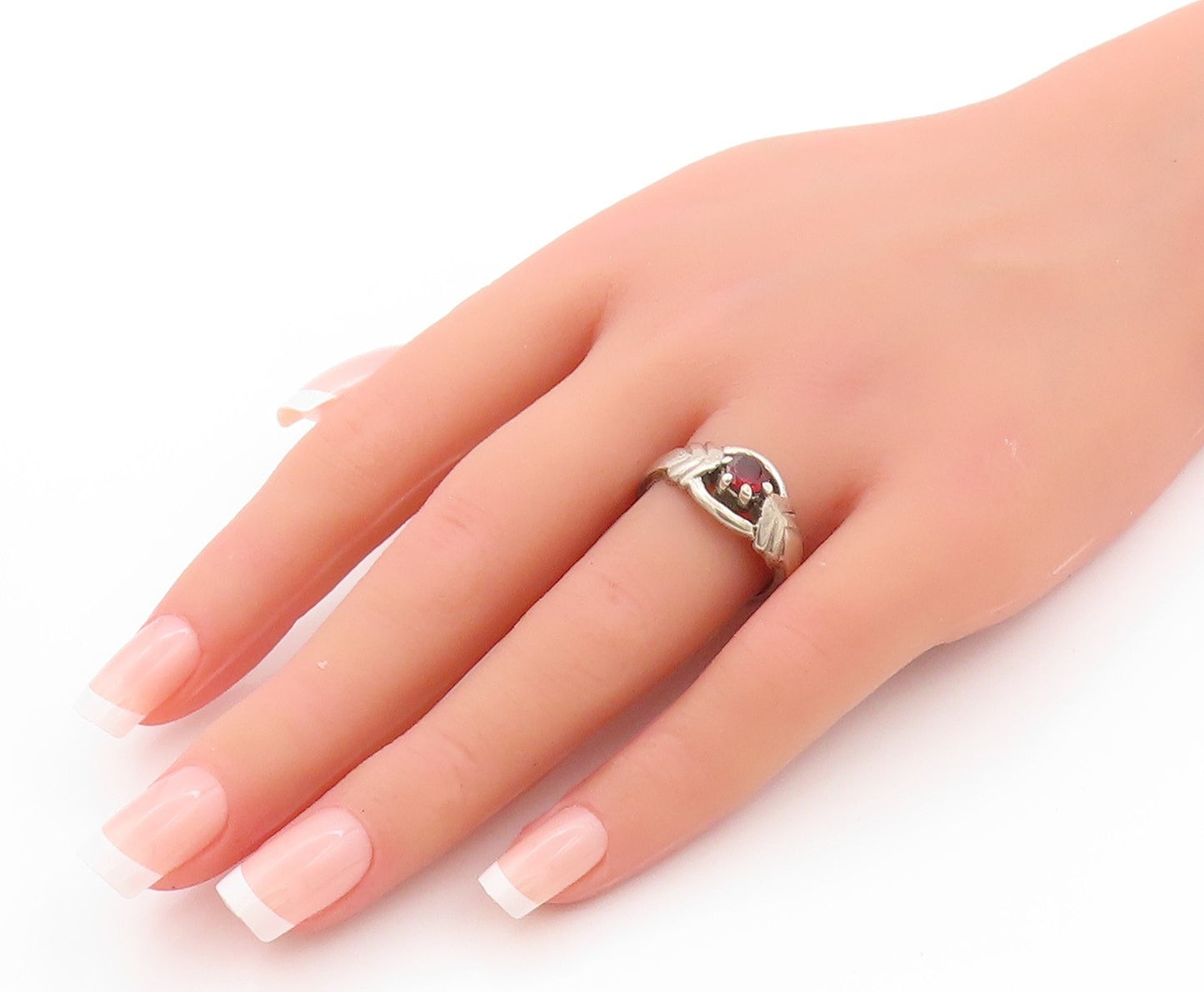 925 Sterling Silver Vintage Ring Round Garnet Cutout Ring & Arrow  Sz 8  RG32748
