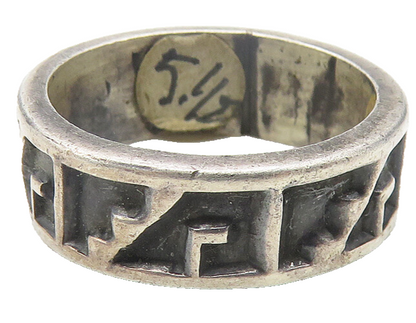 925 Sterling Silver  Vintage Oxidized Pattern Round Band Ring Sz 5  RG10927