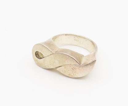 925 Sterling Silver  Vintage Modernist Infinity Knot Motif Ring Sz 9  RG26229