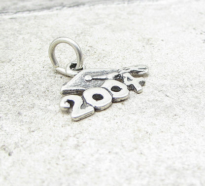 925 Sterling Silver 2004 Graduation Charm Pendant  PT1028