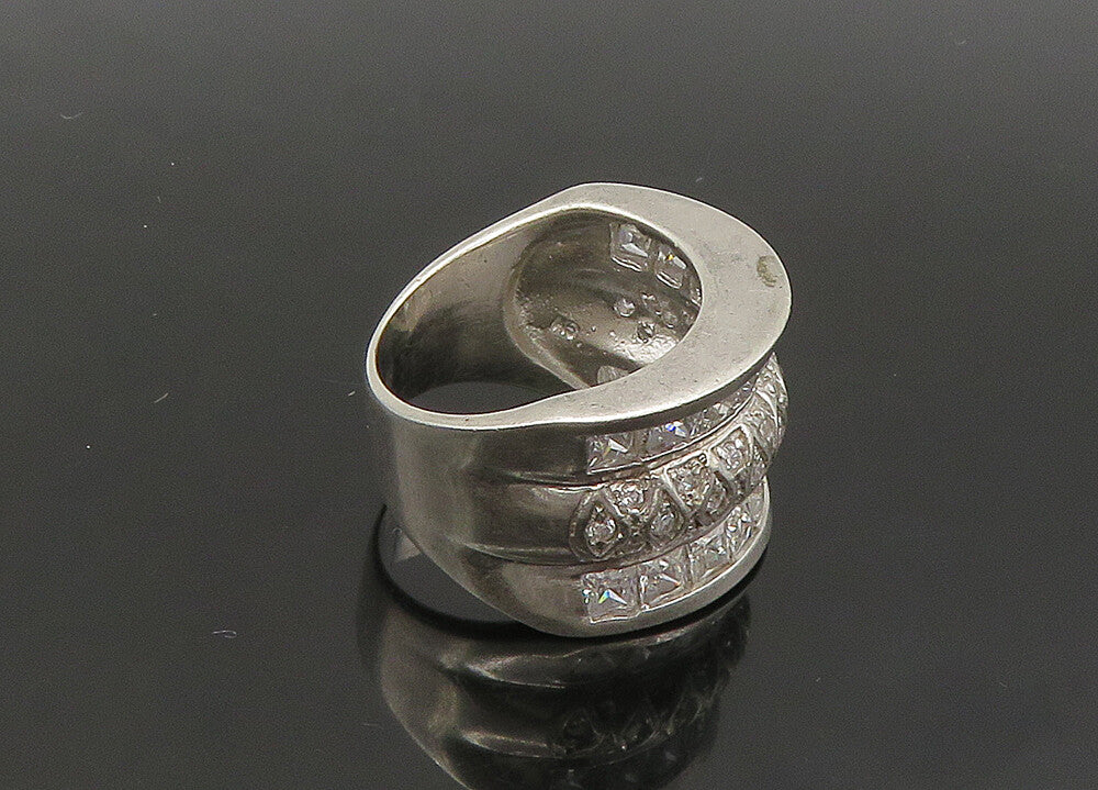 925 Sterling Silver  Vintage Sparkling Cubic Zirconia Band Ring Sz 7  RG22199
