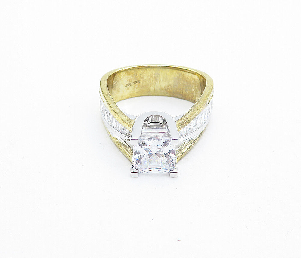 925 Sterling Silver  Cubic Zirconia Solitaire With Accents Ring Sz 7  RG4810