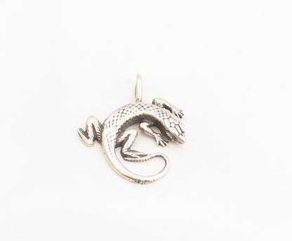 925 Sterling Silver Vintage Pendant Textured Gecko Lizard Reptile Charm  PT25237