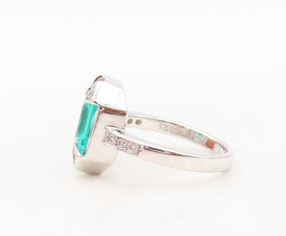 925 Sterling Silver Vintage Ring Rectangle Sea Green & White CZ  Sz 7 RG30448