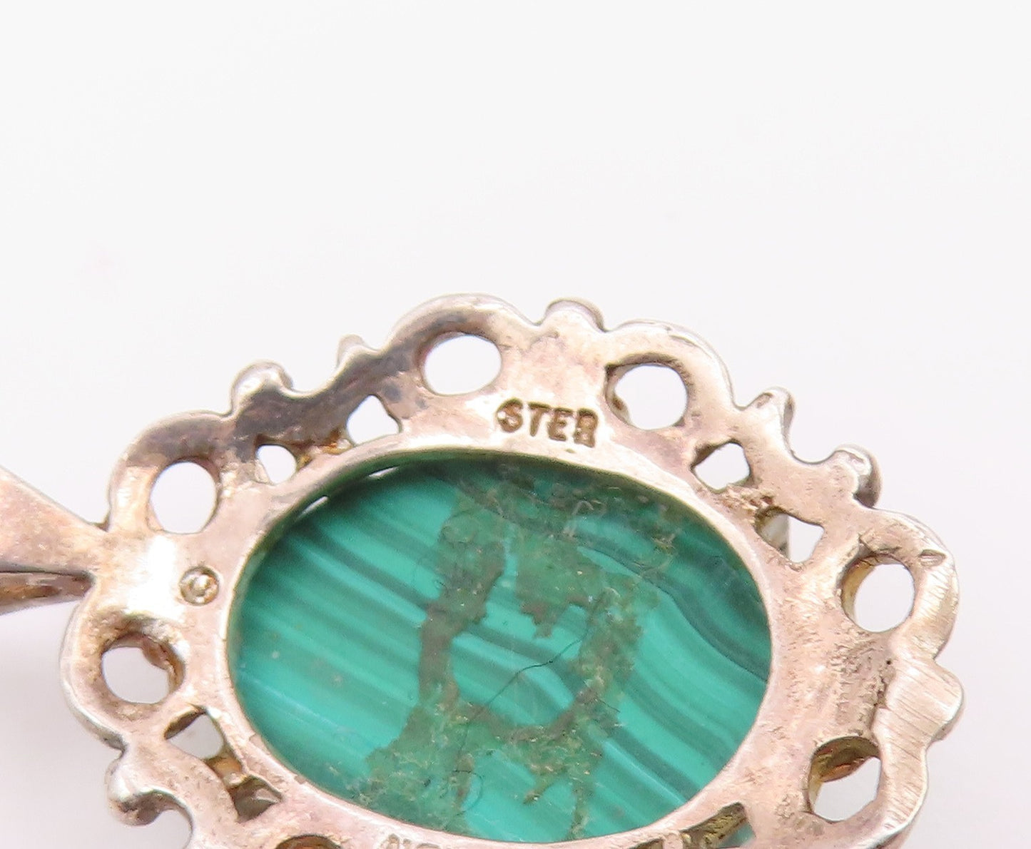 925 Sterling Silver  Vintage Smooth Cabochon Cut Green Agate Pendant  PT20036