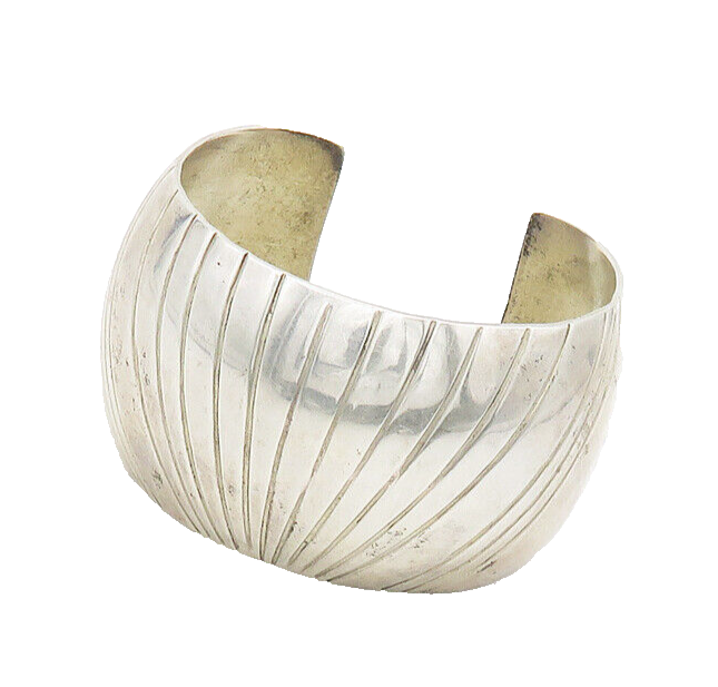 925 Sterling Silver  Vintage Shiny Linear Etched Detail Cuff Bracelet  BT7465