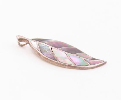 925 Sterling Silver  Vintage Mother Of Pearl Carved Leaf Pendant  PT20253