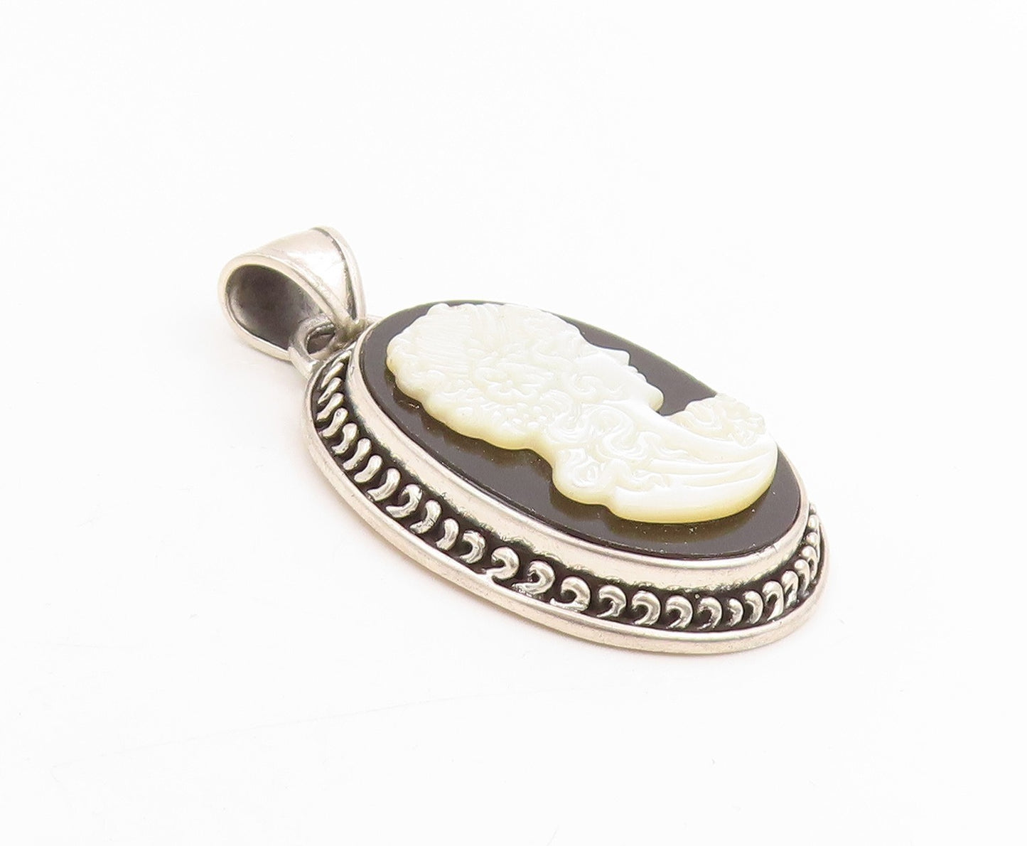 925 Sterling Silver Vintage Pendant Mother of Pearl & Onyx Lady Cameo  PT25329