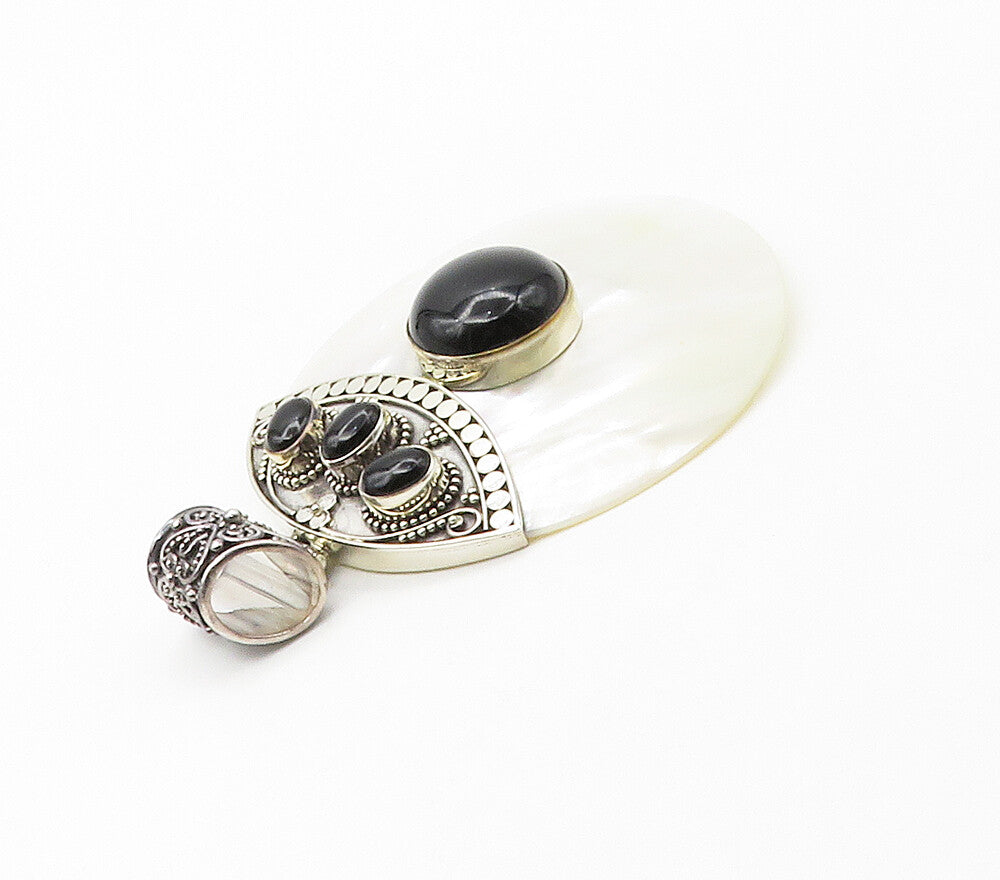 MERAV 925 Sterling Silver  Vintage Mother Of Pearl & Onyx Pendant  PT13186