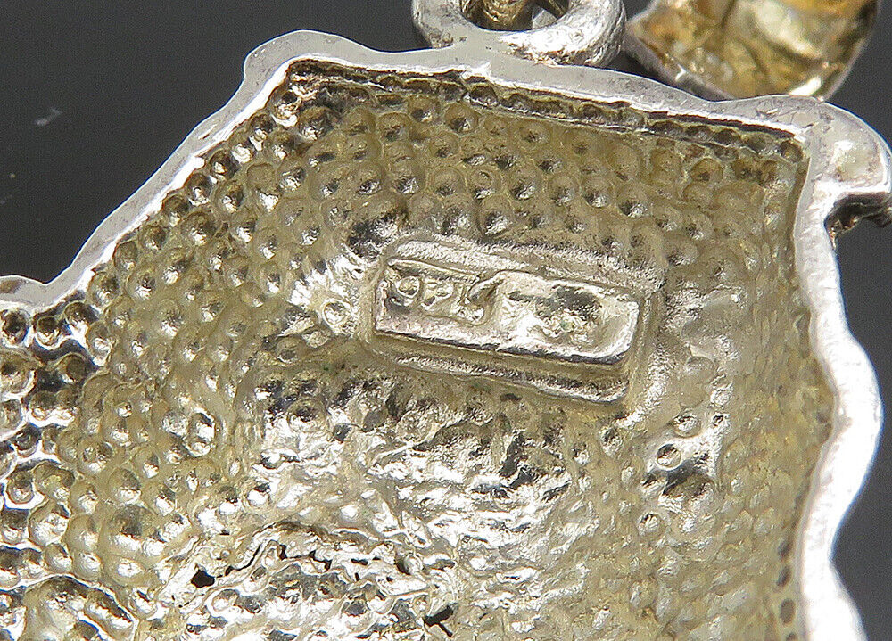 925 Sterling Silver  Vintage Shiny Diamond Cut Bull Dog Motif Pendant  PT19106