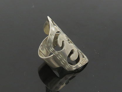 925 Sterling Silver  Vintage Shiny Diamond Cut Detail Band Ring Sz 8   RG23680
