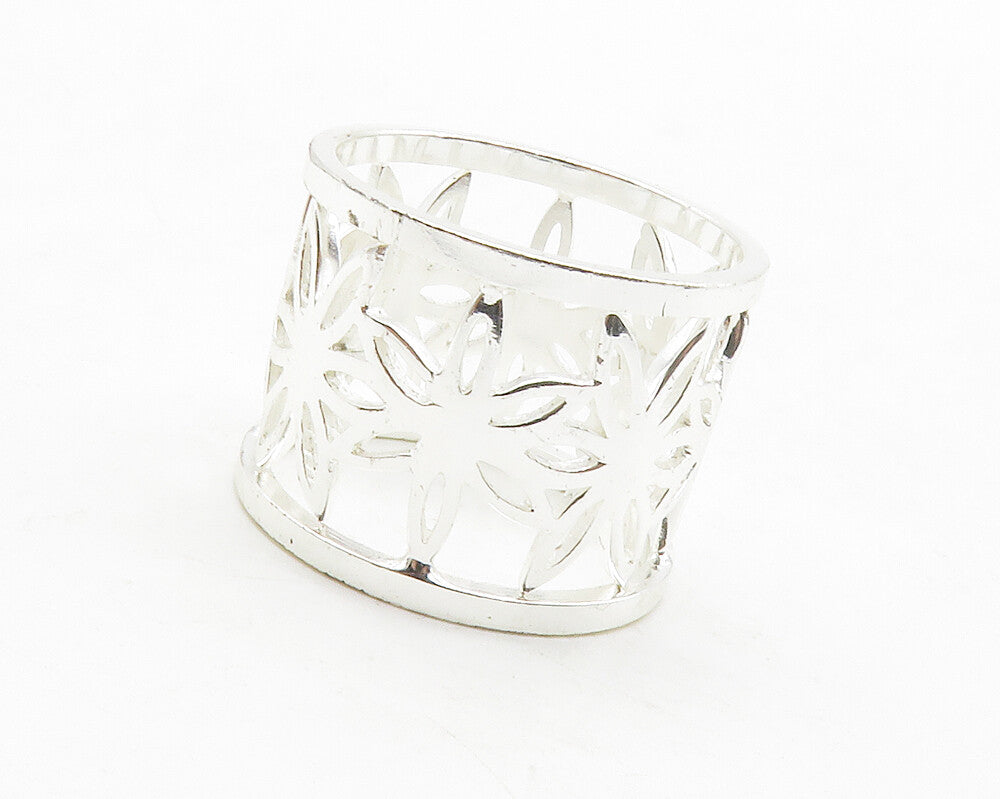 925 Sterling Silver  Shiny Cutout Floral Motif Round Band Ring Sz 7.5  RG13808