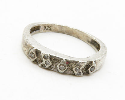 925 Sterling Silver  Vintage Petite Topaz Arrow Pattern Band Ring Sz 6 RG13723
