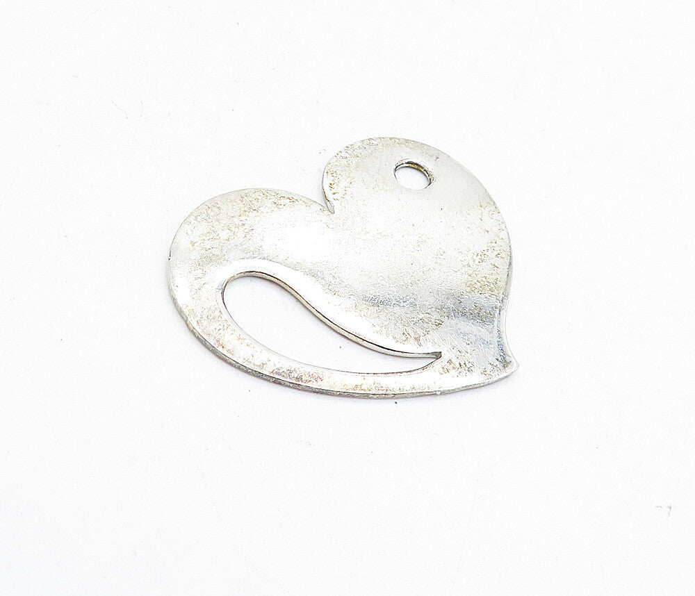 925 Sterling Silver  Vintage Shiny Cutout Detail Love Heart Pendant  PT3342