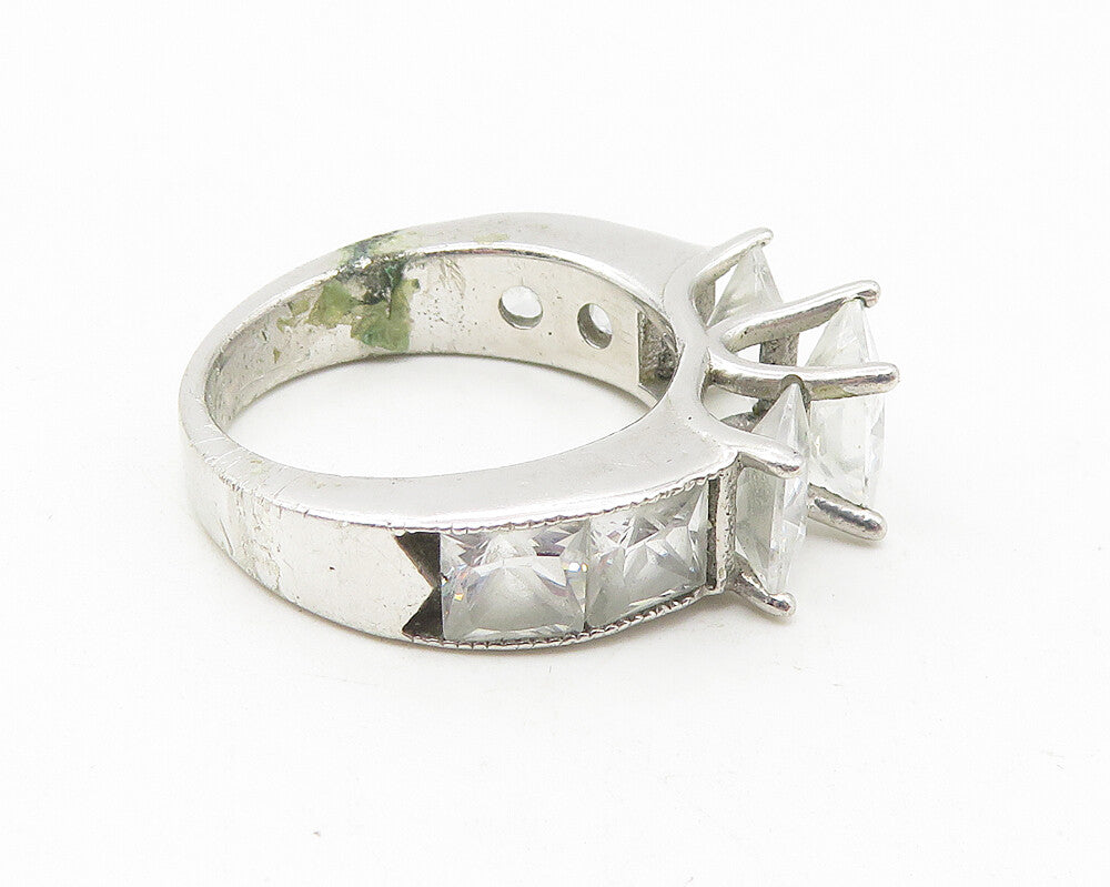 925 Sterling Silver  Shiny Cubic Zirconia Graduated Band Ring Sz 5  RG11342
