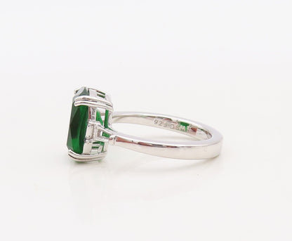 925 Sterling Silver Vintage Ring Rectangle Cut Green & White CZ  Sz 7 RG30516
