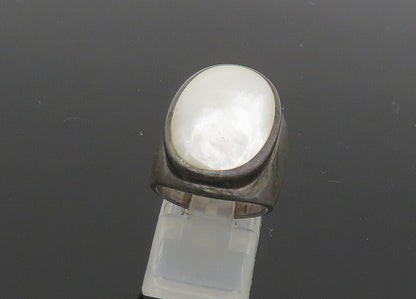 925 Sterling Silver  Vintage Mother Of Pearl Cocktail Ring Sz 6  RG21678